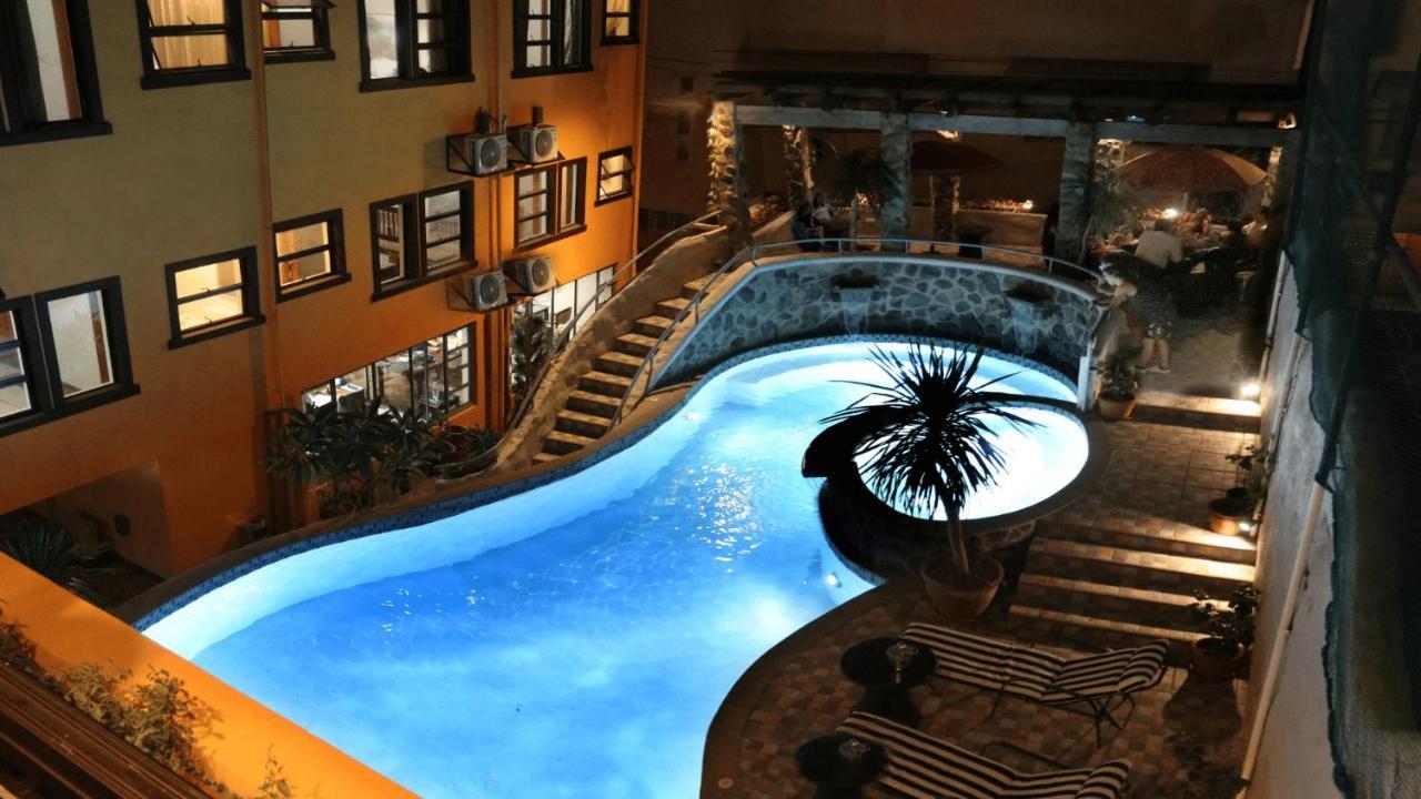 1775 Adriatico Suites Manila Bagian luar foto