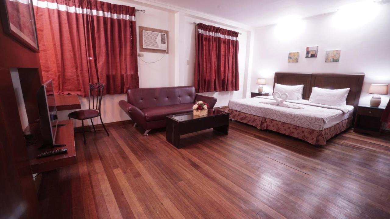 1775 Adriatico Suites Manila Bagian luar foto