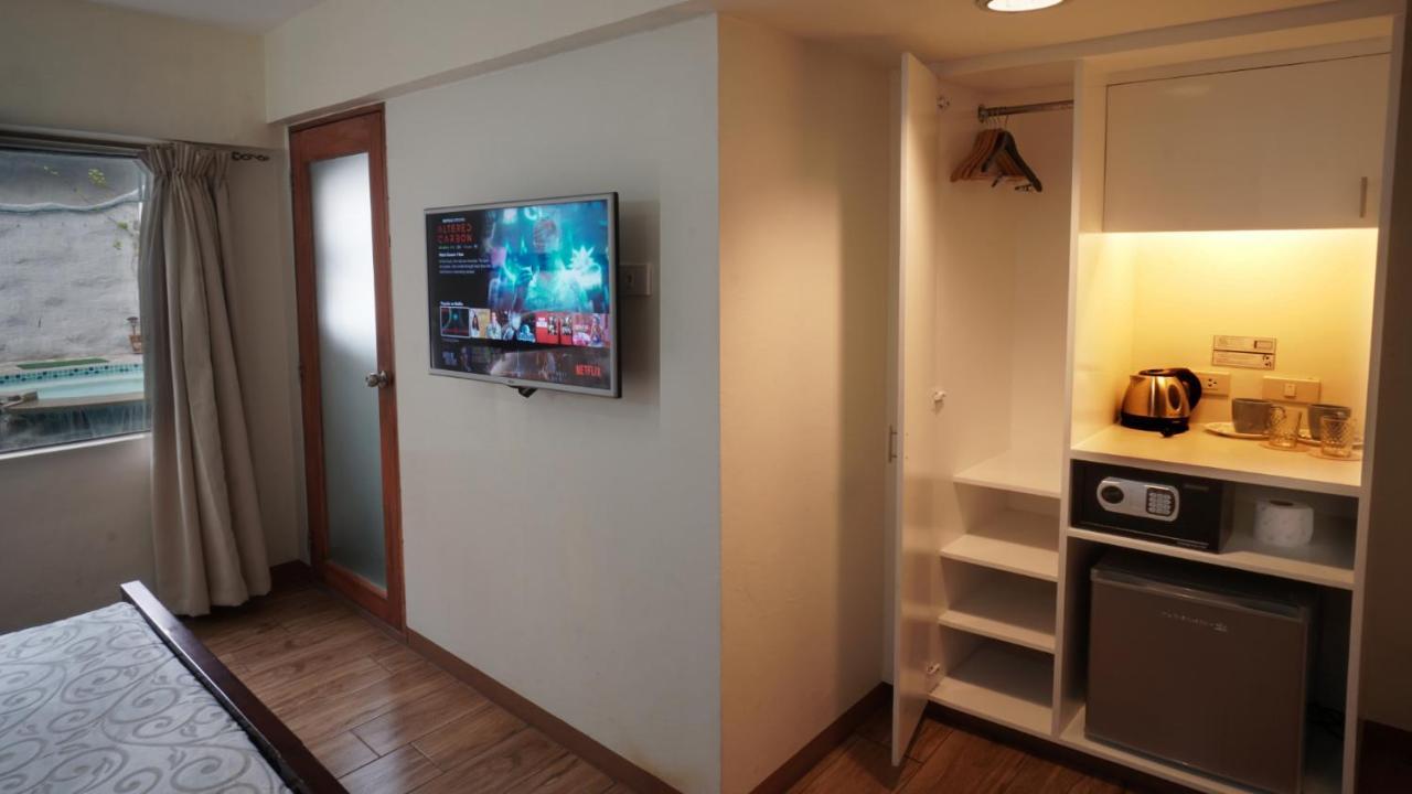 1775 Adriatico Suites Manila Bagian luar foto