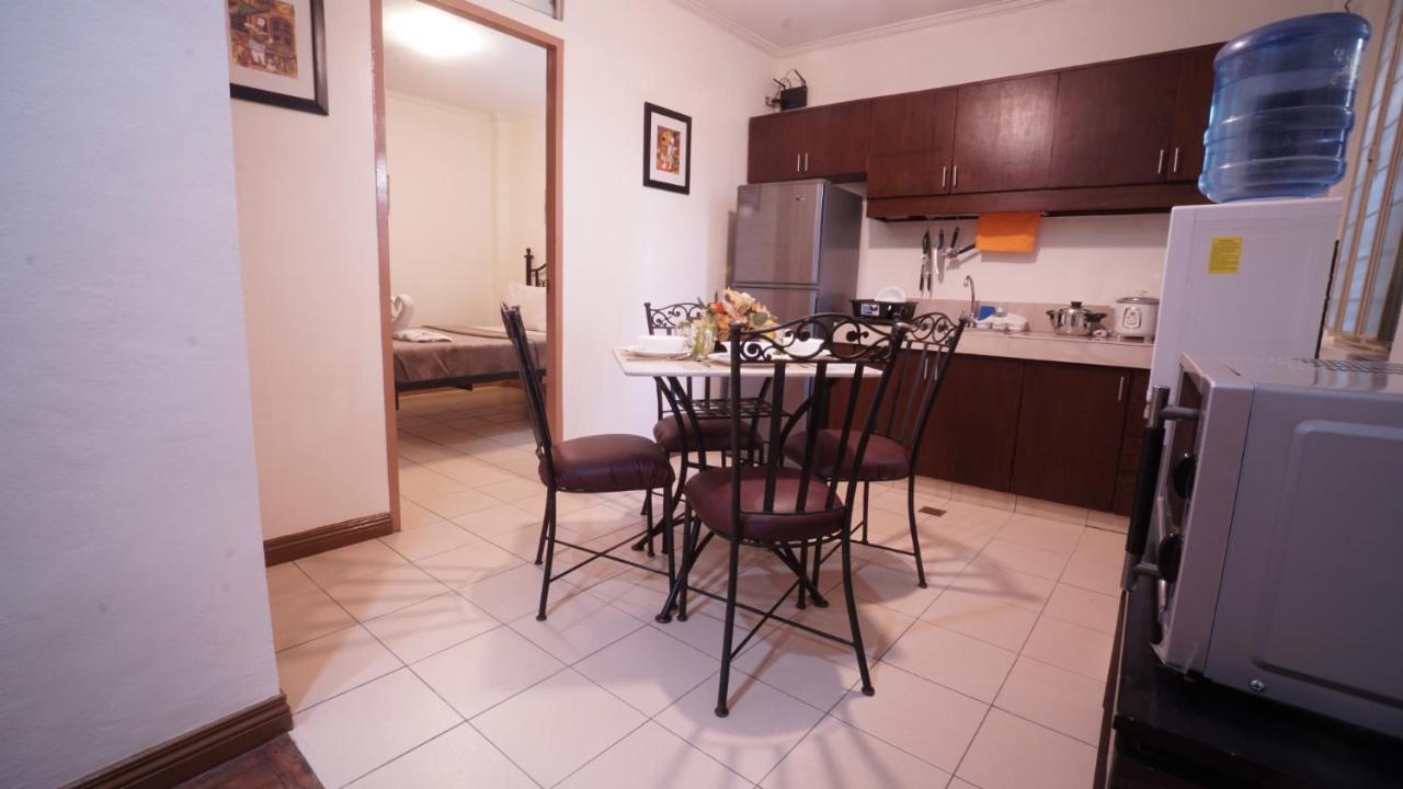 1775 Adriatico Suites Manila Bagian luar foto