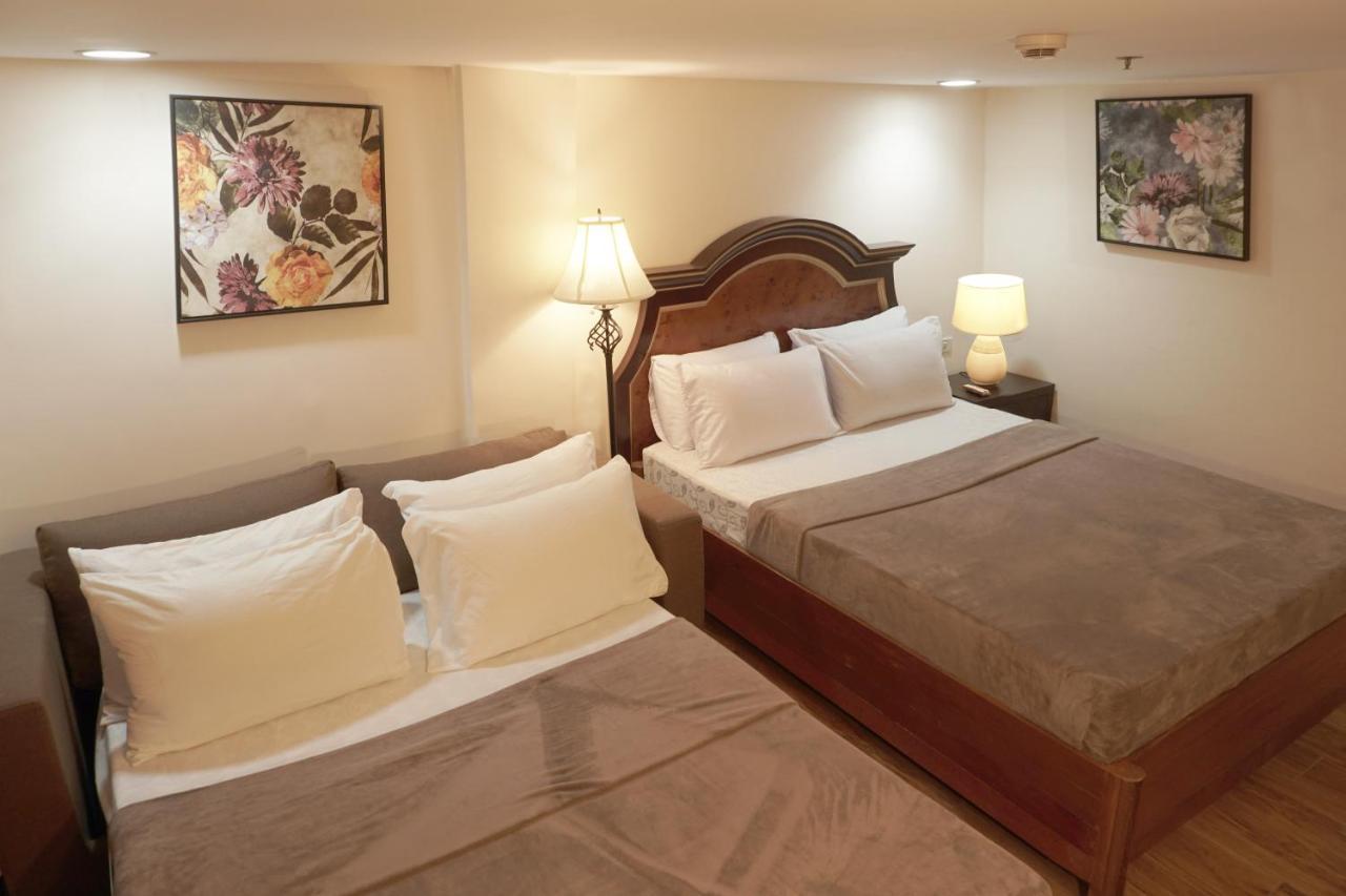1775 Adriatico Suites Manila Bagian luar foto